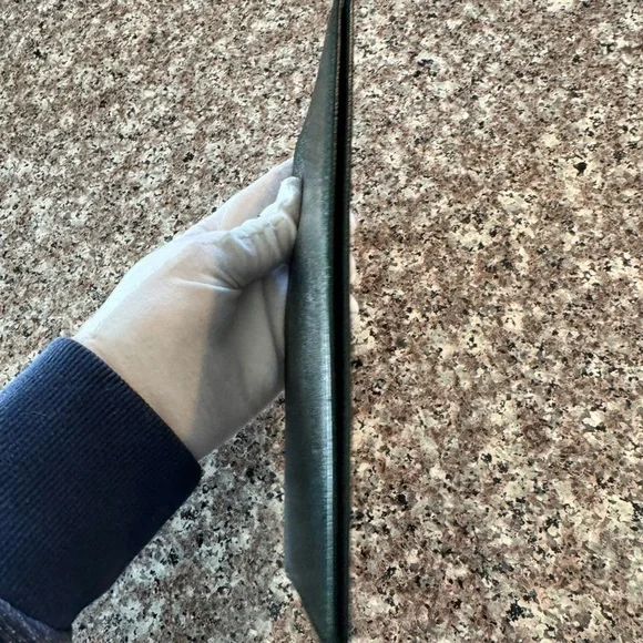 Louis Vuitton Taiga Porte Valeurs Wallet In Dark Green - Picture 14 of 14